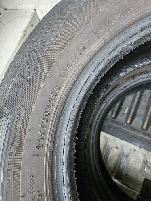 Гуми 215/65/15С 2броя