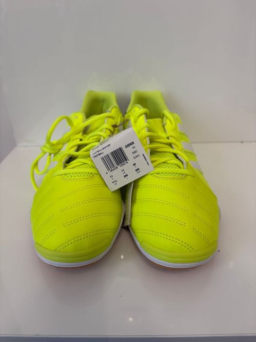 Vand adidasi,adidas si puma,masuri mari.