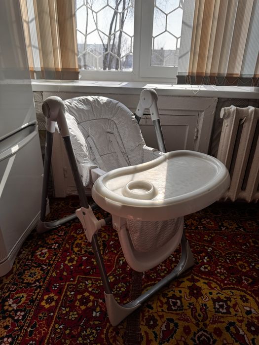 Продам стол для кормление детей