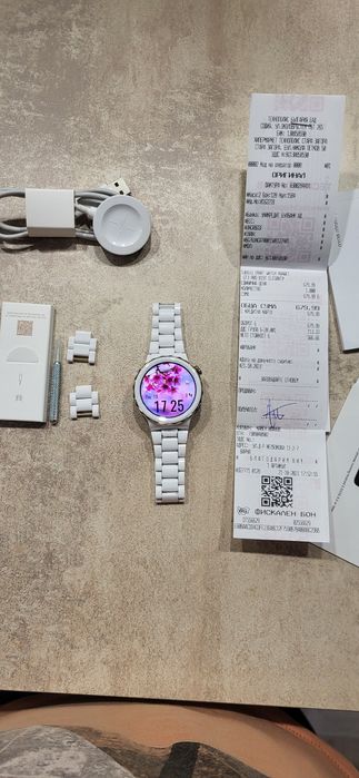 HUAWEI WATCH  GT 3 Pro ceramic.