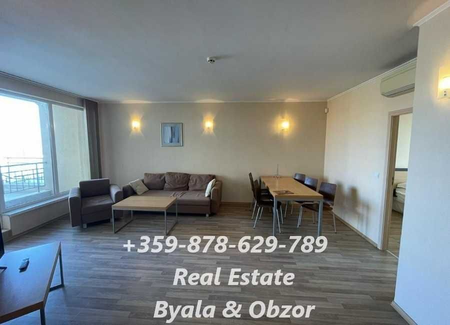 Тристаен апартамент на първа линия в гр.Обзор