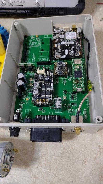 Gps agricol cu autoghidare de precizie  cu baza RTK inclusa in pachet