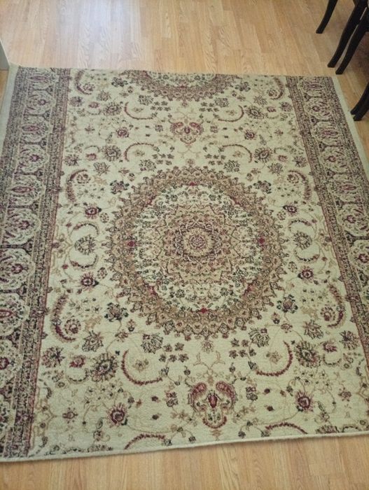 Продам ковёр 200/200