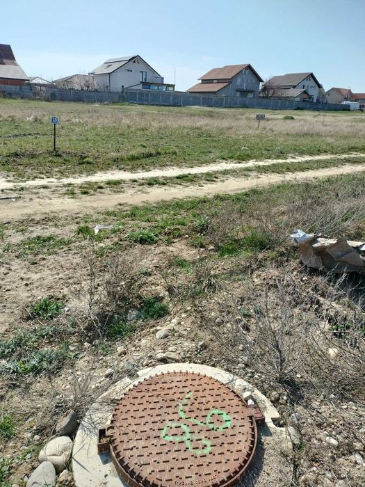 Teren Cihei - 467 mp, Front 17.2m, Utilități: Apă, Canal & Curent