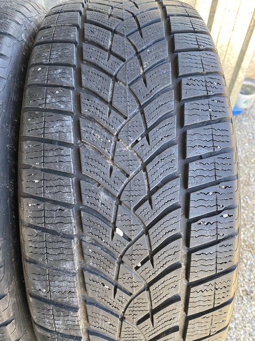 225/55/18 Дънлоп Зимни