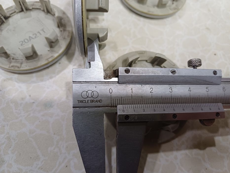 Продам Заглушка,колпак на диски оригинал