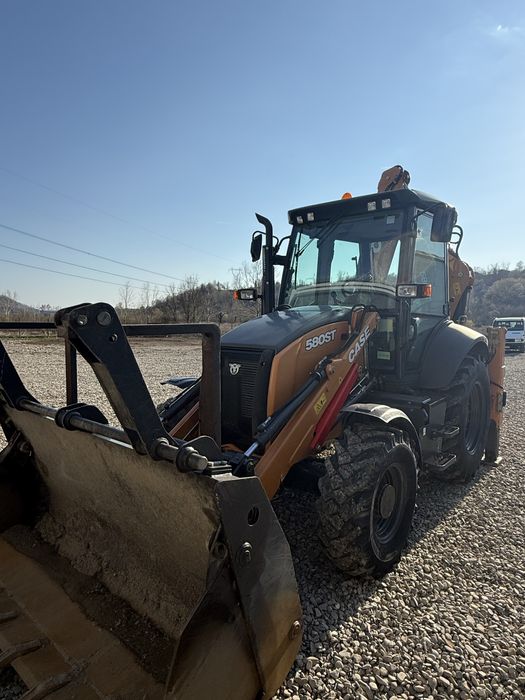 Buldoexcavator Case 580 st, 1400 H, an 2021