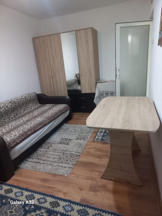 Inchiriez garsoniera în burdujeni apartament în Plopeni