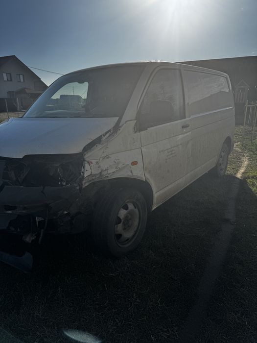 Vand VW T5 avariat
