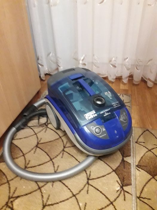 Моющийся пылесос.