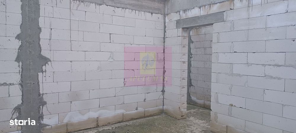 Săbăreni, casă la rosu 116 mp utili, curte 607 mp