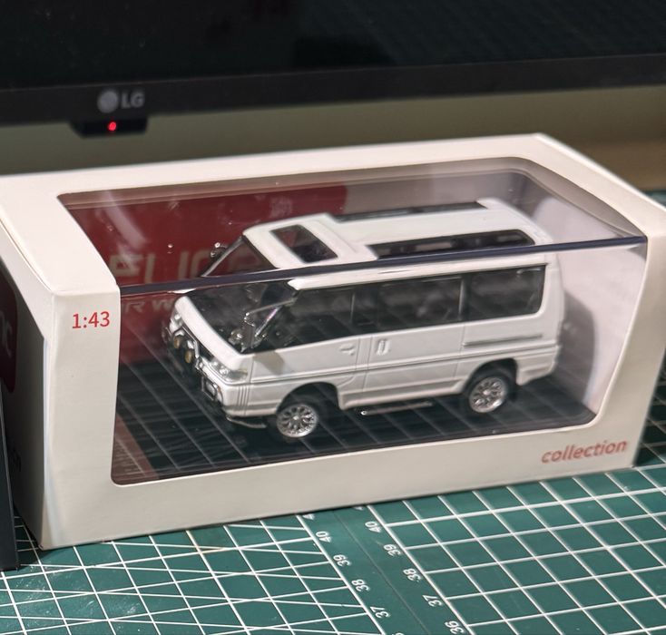 Модель автомобиля 1/43
