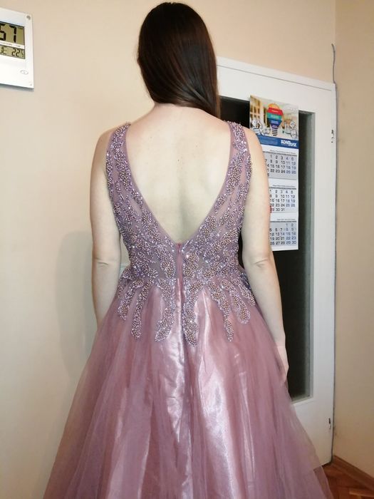 Абитуриентска рокля