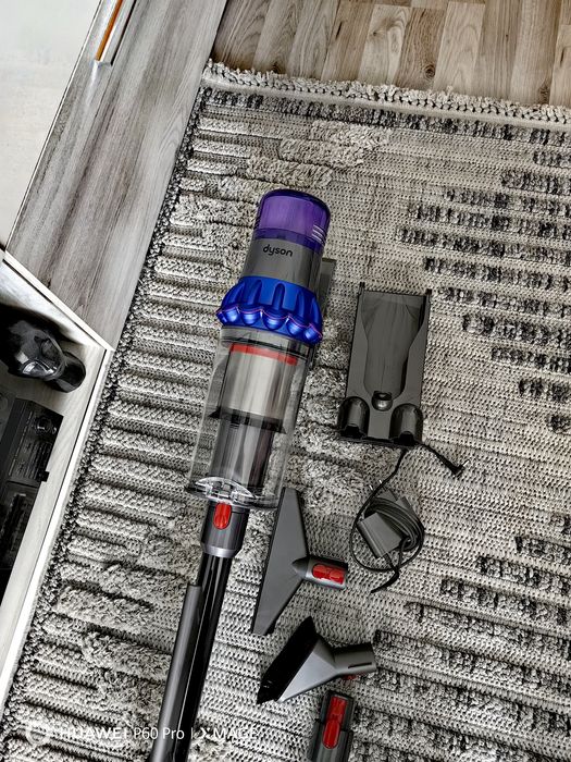 Dyson v15 detect fluffy, garanție 11.2027