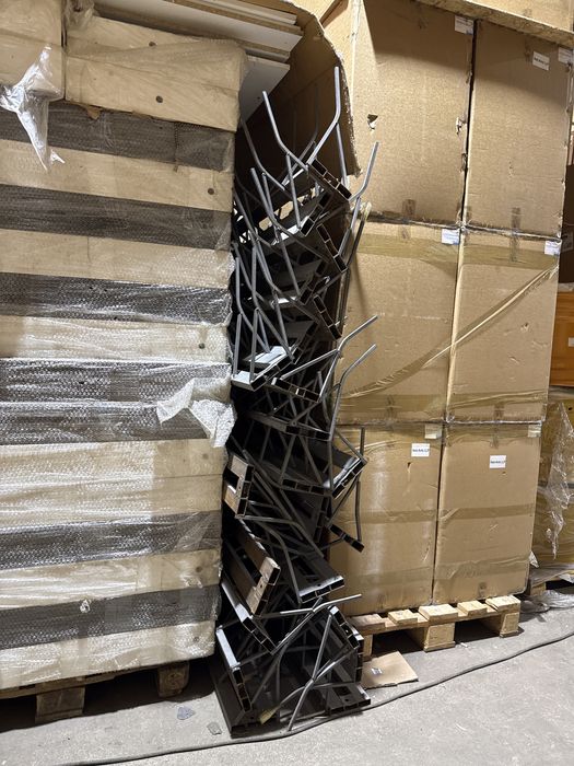 Железные вешалки