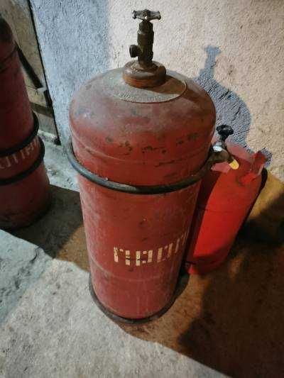 Газови бутилки ГОСТ 15860-84 и VEB Chemieanlagenkombinat Leipzig-Grimma. 3 бр. 15 EUR на бройка.