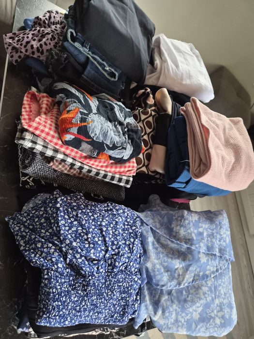 Лот 44 броя дамски дрехи размер S / XS