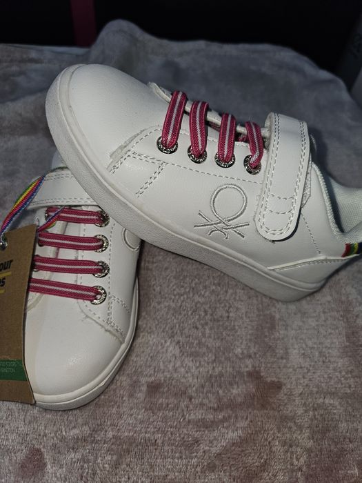 Чисто нови сникърси United Colors Of Benetton
Цена:60лв
Номер:27