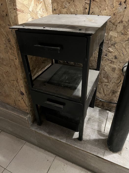 Железная тумба