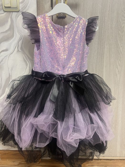 Платье деткое продам