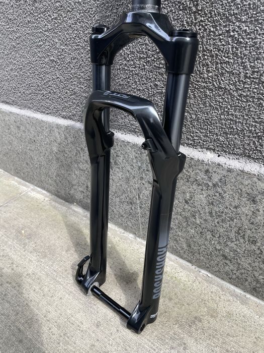 Вилка Rock Shox 29