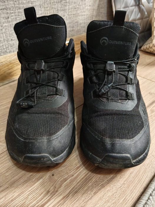 Кроссовки фирменые размеры 42 и 41