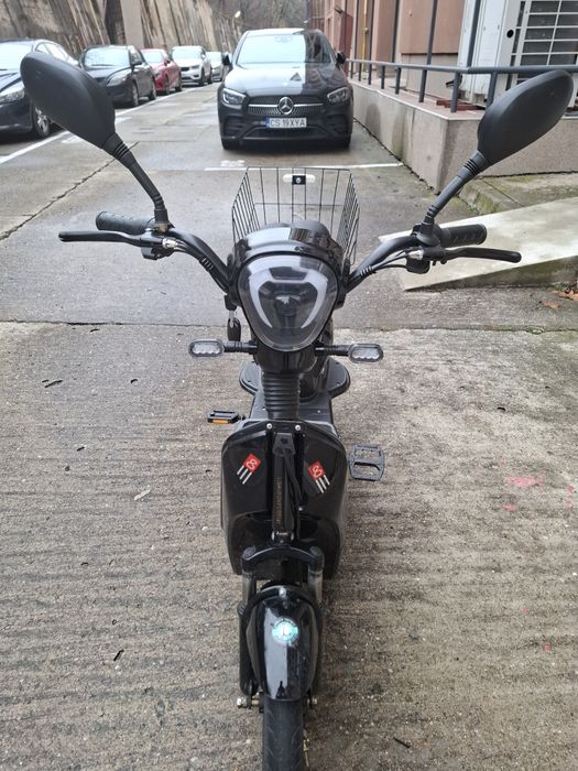 Vând scuter electric