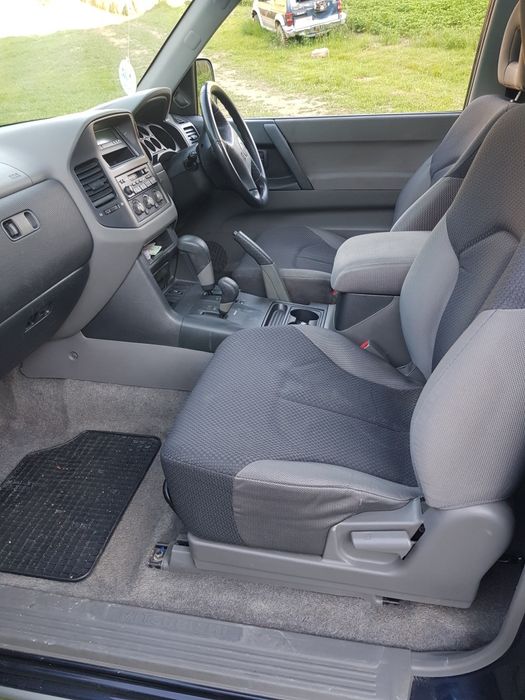 Dezmembrez Mitsubishi pajero mk3 motor 3.2 cutie automată