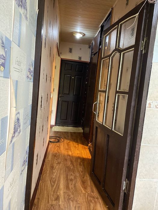 Срочно! 1-комнатная квартира, Чирчик 8 мкр, 1 этаж, 32м², отличная лок