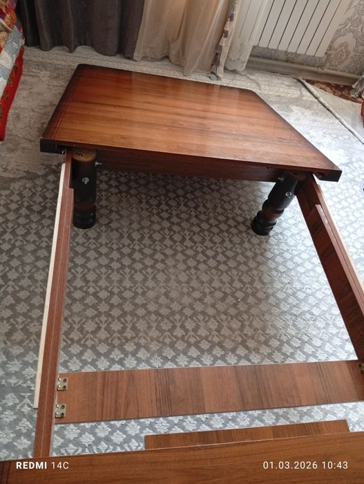 Стол стулья кухня