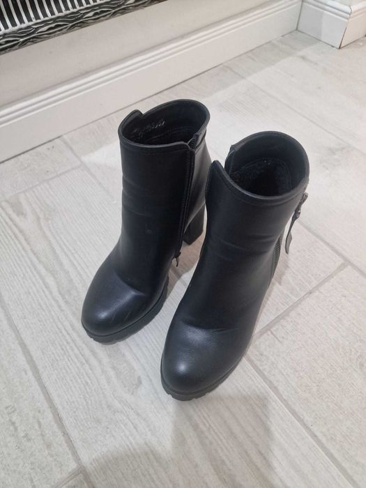 Ghete dama marimea 39