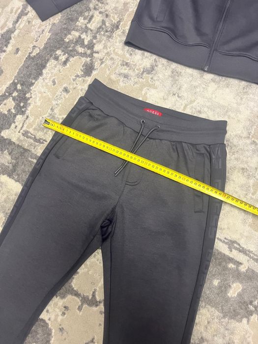 Trening guess barbati