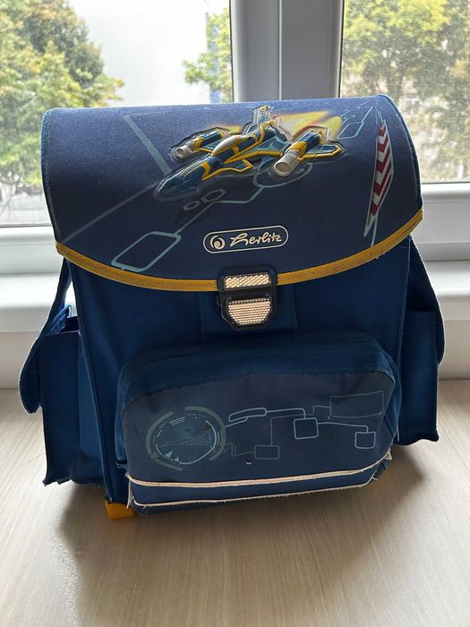 Продавам твърда ученическа раница Herlitz