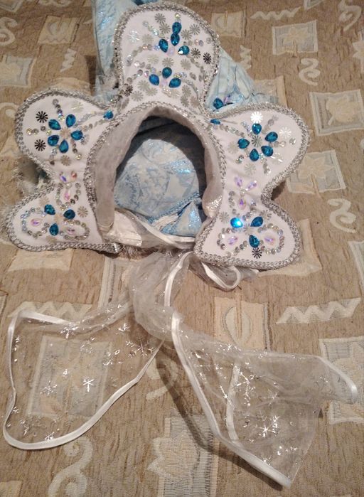 Продам костюм снегурочки