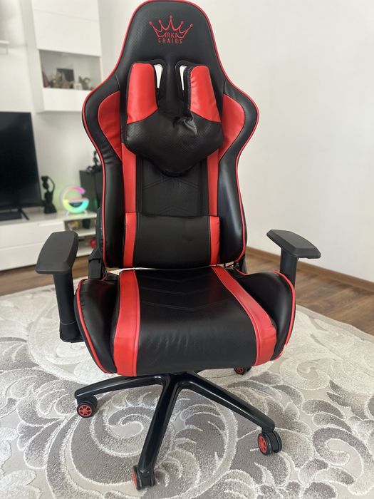 Scaun de gaming cu boxe