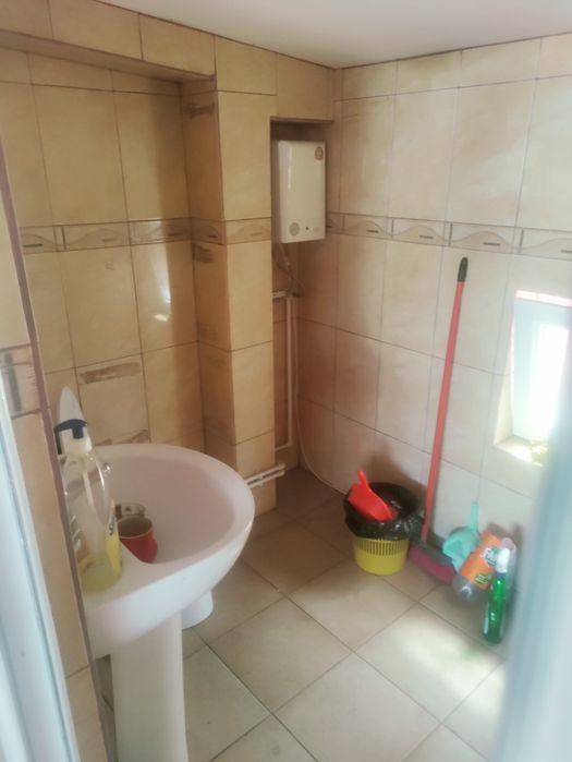 Închiriez Spațiul Comercial