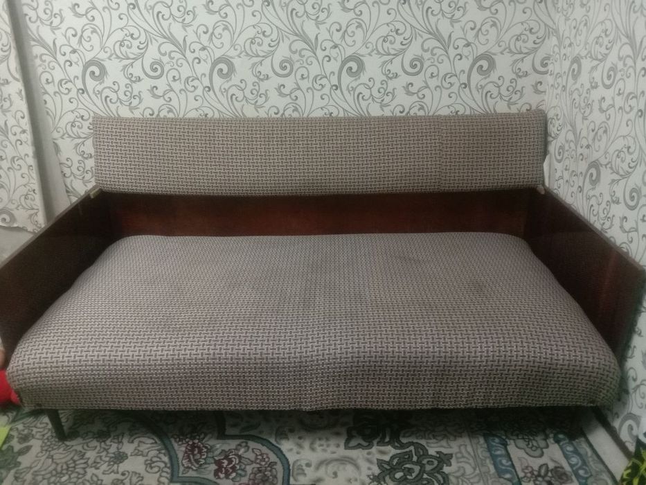 Продаётся диван срочно