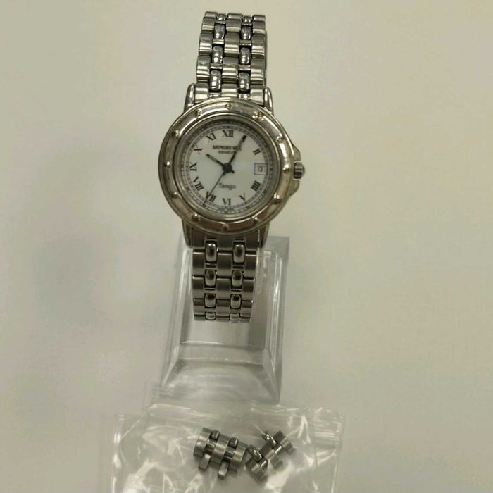 Дамски часовник RAYMOND WEIL TANGO 5360 – сапфир, отлично състояние