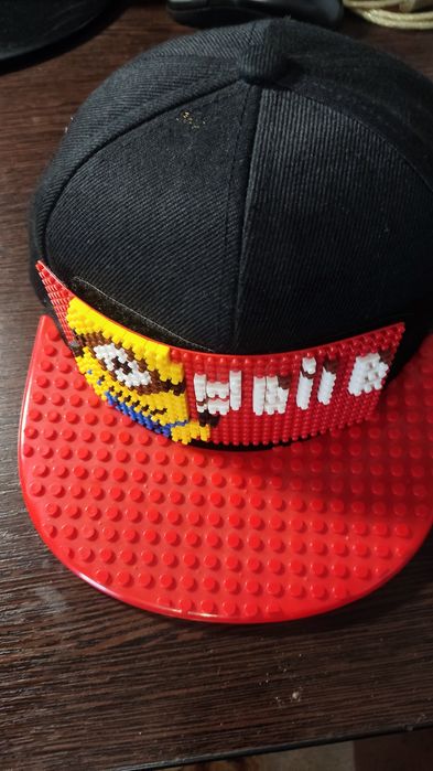 Продается бейсболка лего.