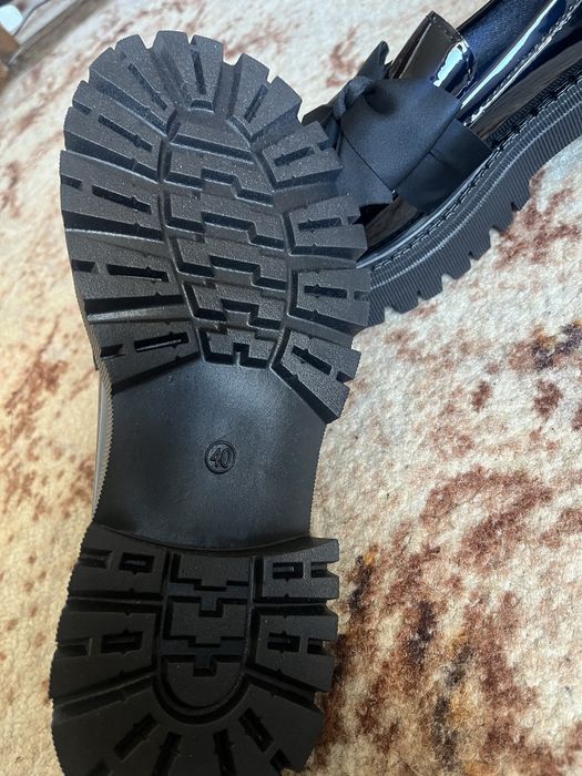 Обувки с панделки