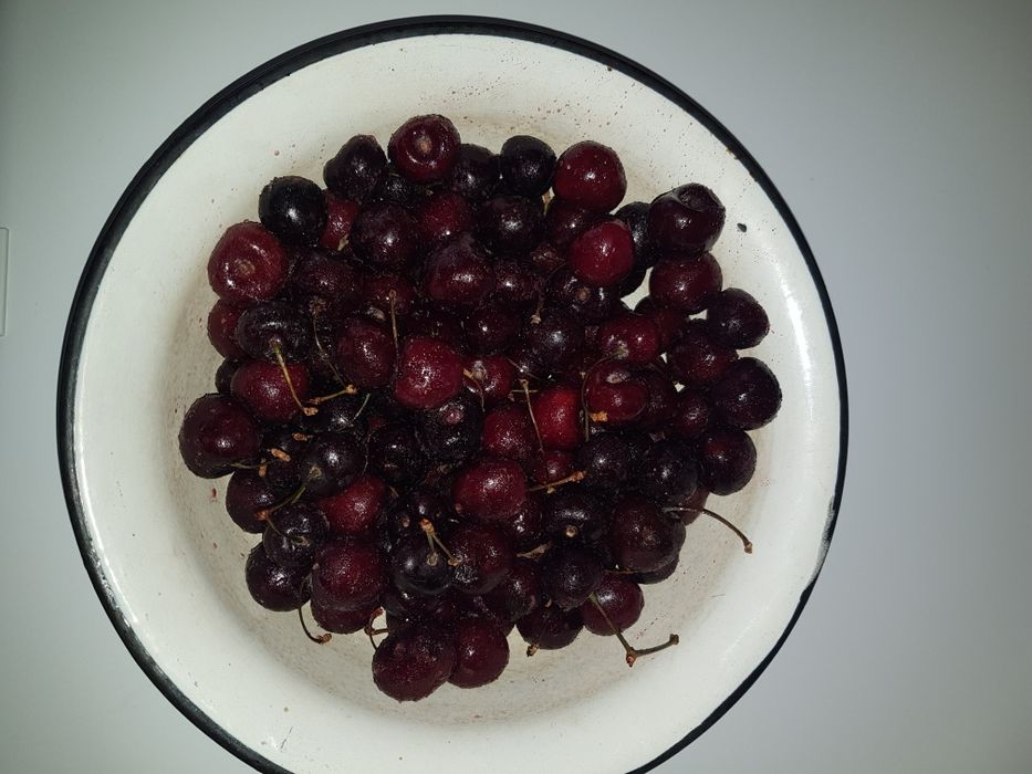 Продается: Малина, Шпанка крупная, Черешня желтая и большая