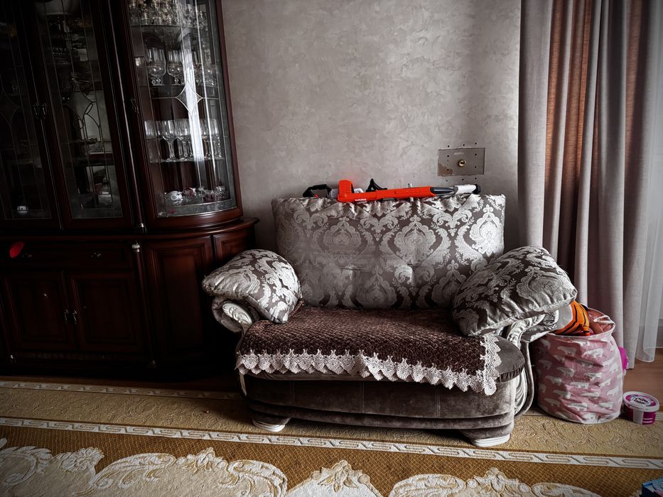 Продам диван Потютьков 3-2-1