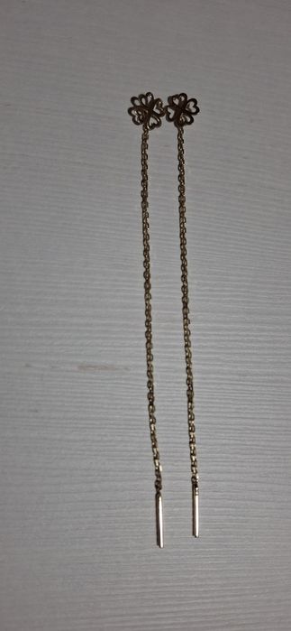 De vânzare cercei din aur