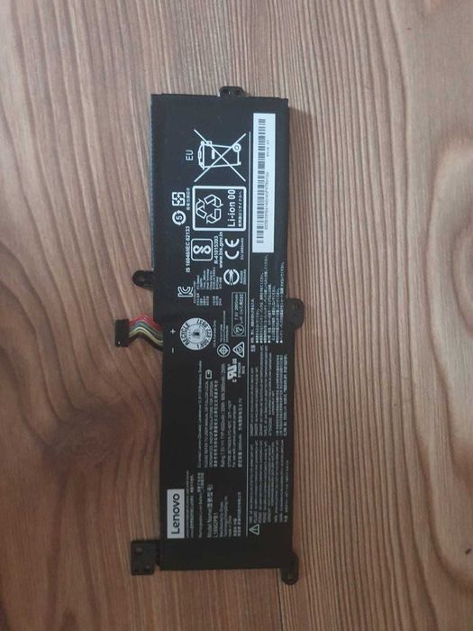 baterie leptop lenovo folosita 1 an stare f buna tine cam 6 sau 7 ore