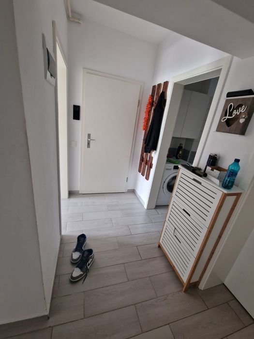 Închiriez apartament cu 3camere