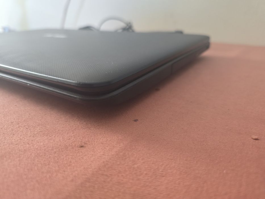 Asus F751M 17 цола Лаптоп