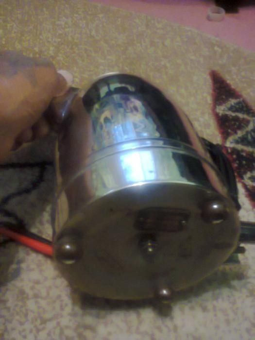 продам чайник электрически 1947 года,