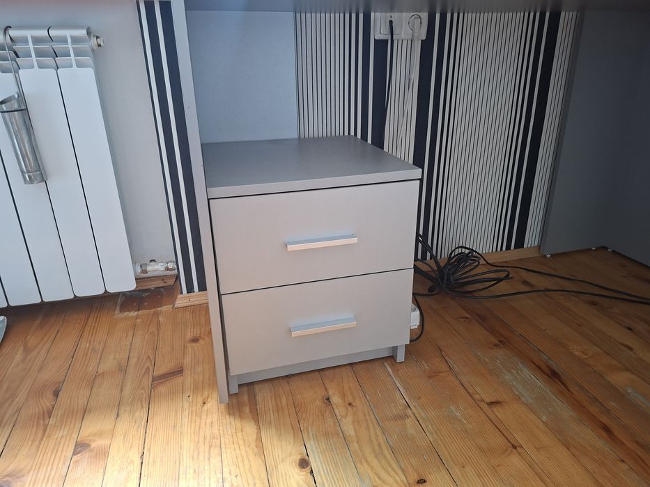 Ученическо бюро с