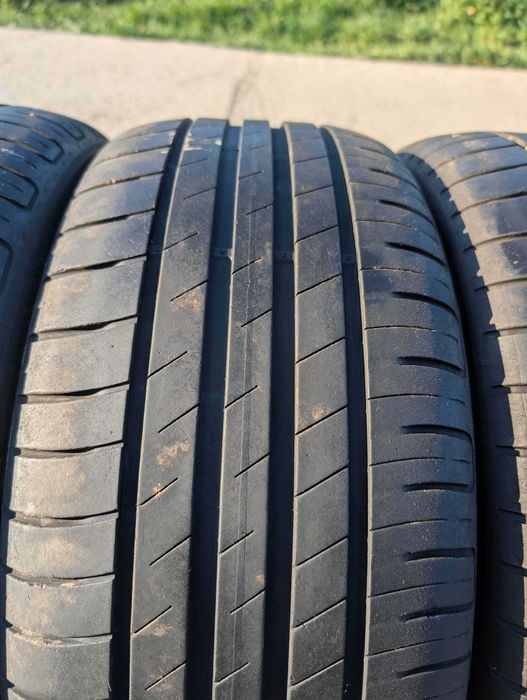 225/50 R17 • Vara • Goodyear Efficient Grip Performance 94W | 4 buc | Pret/buc
