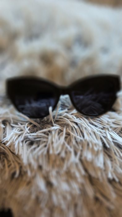 Продавам слънчеви очила